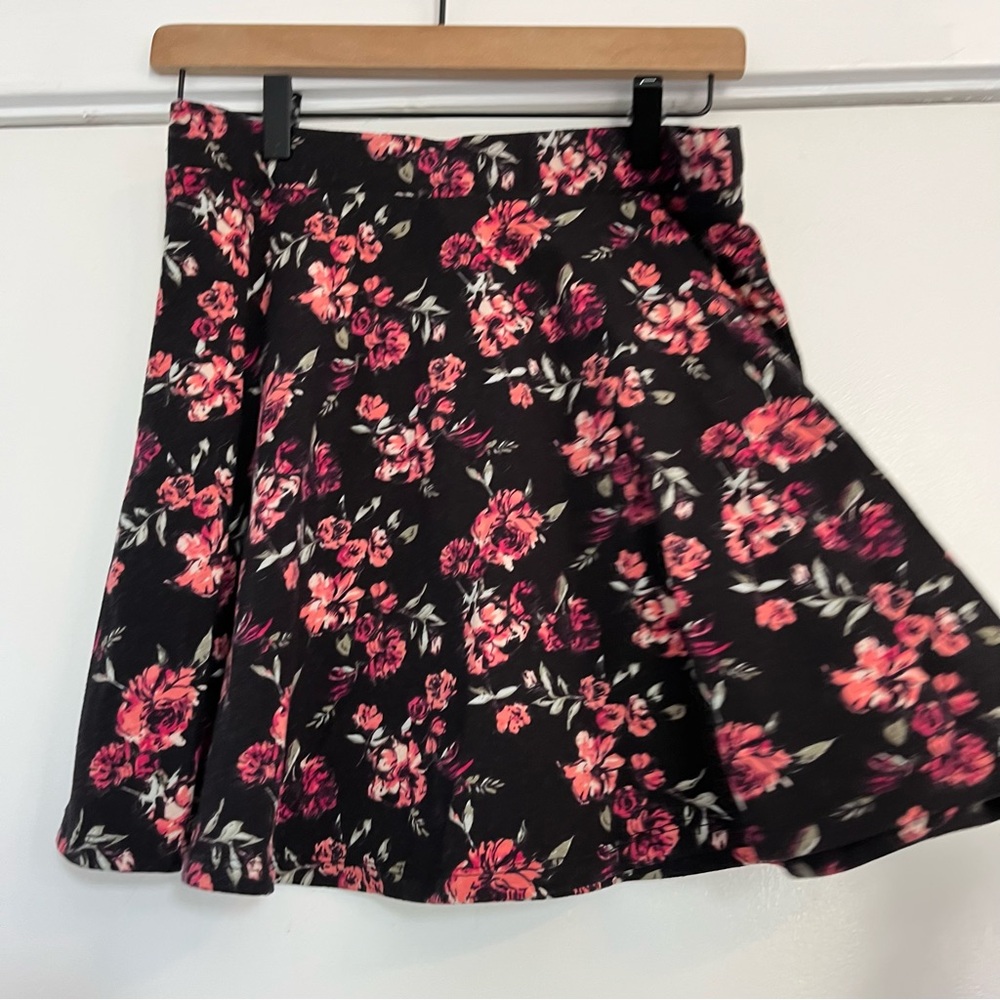 Charlotte Russe Black and Pink floral Skater Mini Skirt women’s size large
